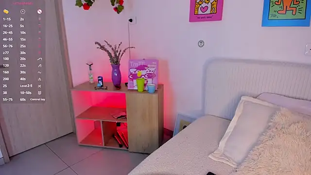 Snapshot of AprilAddams_ chatting on September 19, 10:31 pm AprilAddams online show from September 19, 10:31 pm