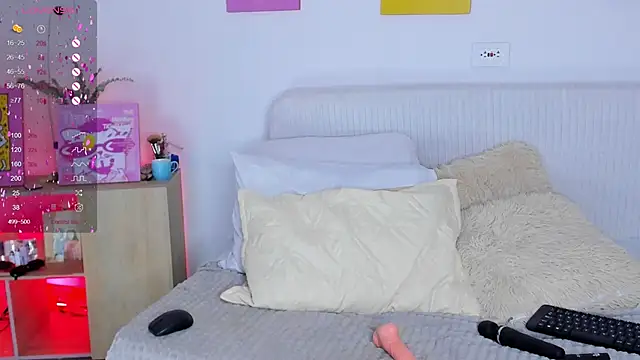 Snapshot of AprilAddams_ chatting on October 30, 10:33 pm AprilAddams online show from October 30, 10:33 pm