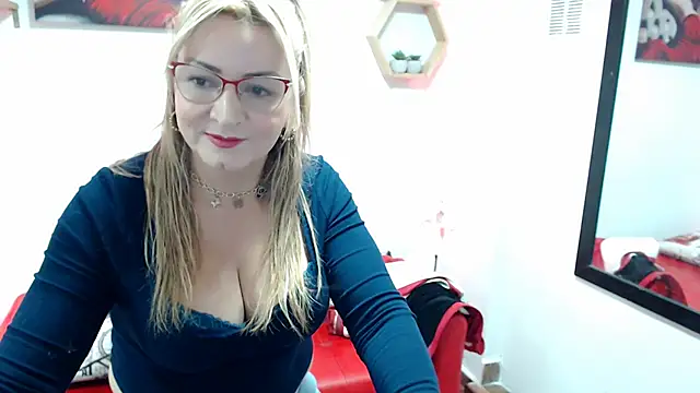 DIVAX MONSERRAT online show from October 6, 7:29 pm