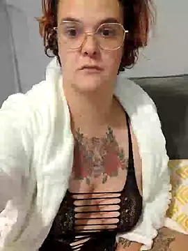 Snapshot of DadoTigresse chatting on October 19, 8:33 pm DadoTigresse online show from October 19, 8:33 pm