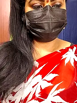 Snapshot of honey-flower chatting on October 7, 3:11 am honey-flower online show from October 7, 3:11 am