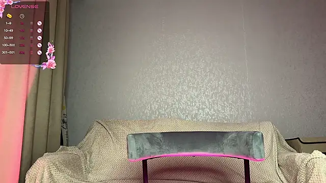 Elizabeth Mitchel online show from October 20, 4:32 pm