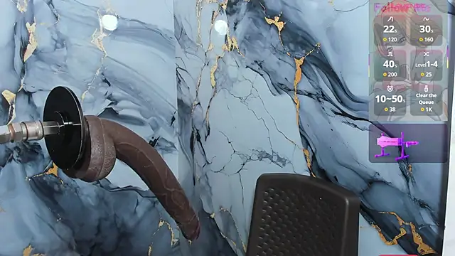 Snapshot of Emily_Evo chatting on October 4, 8:24 pm Emily Evo online show from October 4, 8:24 pm