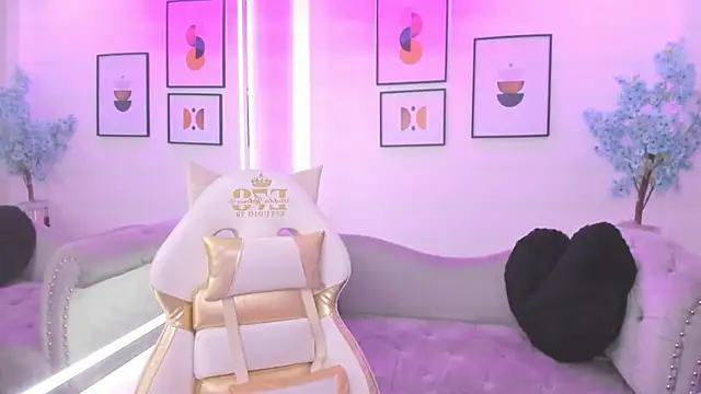 Snapshot of Alicia_leclair chatting on October 1, 3:55 am Alicia leclair online show from October 1, 3:55 am