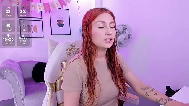 Snapshot of Alicia_leclair chatting on October 28, 3:45 am Alicia leclair online show from October 28, 3:45 am