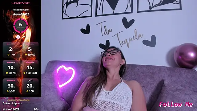 Snapshot of TilaTequila_15 chatting on October 18, 2:31 pm TilaTequila 15 online show from October 18, 2:31 pm