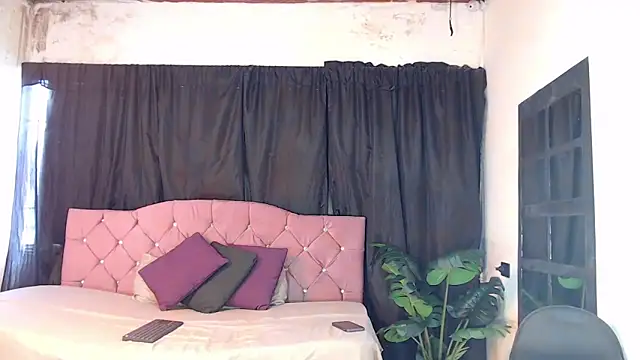 Snapshot of daring_sexy_boys chatting on September 15, 7:54 pm daring sexy boys online show from September 15, 7:54 pm