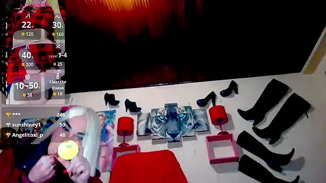 Snapshot of blondehot5v chatting on October 7, 12:20 pm blondehot5v online show from October 7, 12:20 pm