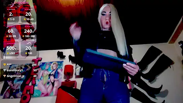 Snapshot of blondehot5v chatting on October 6, 12:27 am blondehot5v online show from October 6, 12:27 am