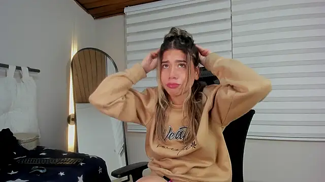 Rachell criss online show from October 12, 4:37 am