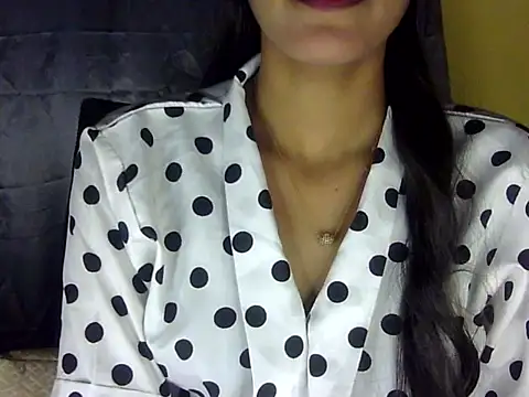 zara Khan0 online show from October 3, 2:44 pm