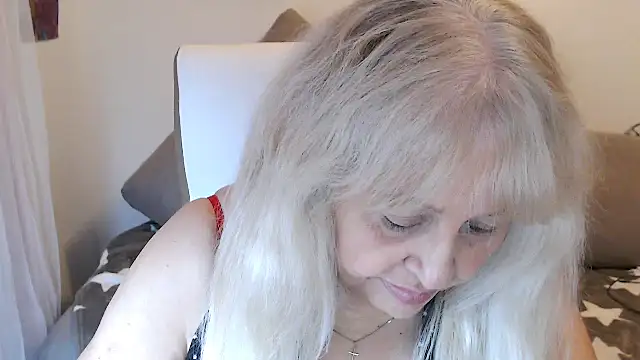 Snapshot of SusiLifeXXX chatting on September 27, 10:17 pm SusiLifeXXX online show from September 27, 10:17 pm