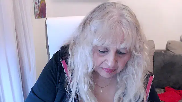 Snapshot of SusiLifeXXX chatting on October 29, 11:18 pm SusiLifeXXX online show from October 29, 11:18 pm