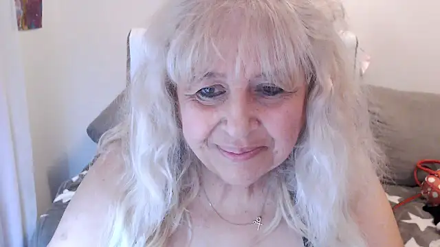 Snapshot of SusiLifeXXX chatting on September 24, 9:47 pm SusiLifeXXX online show from September 24, 9:47 pm