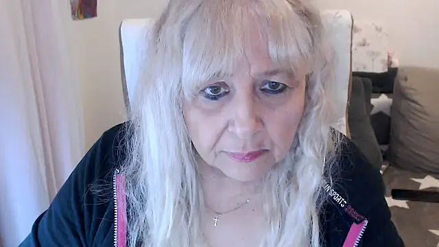 Snapshot of SusiLifeXXX chatting on October 7, 7:40 pm SusiLifeXXX online show from October 7, 7:40 pm