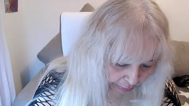 Snapshot of SusiLifeXXX chatting on September 25, 9:56 pm SusiLifeXXX online show from September 25, 9:56 pm