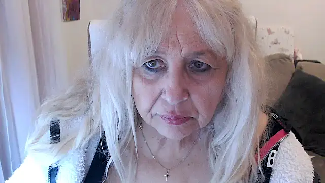 Snapshot of SusiLifeXXX chatting on October 13, 9:28 pm SusiLifeXXX online show from October 13, 9:28 pm