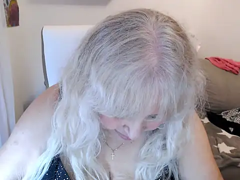 Snapshot of SusiLifeXXX chatting on September 23, 9:46 pm SusiLifeXXX online show from September 23, 9:46 pm