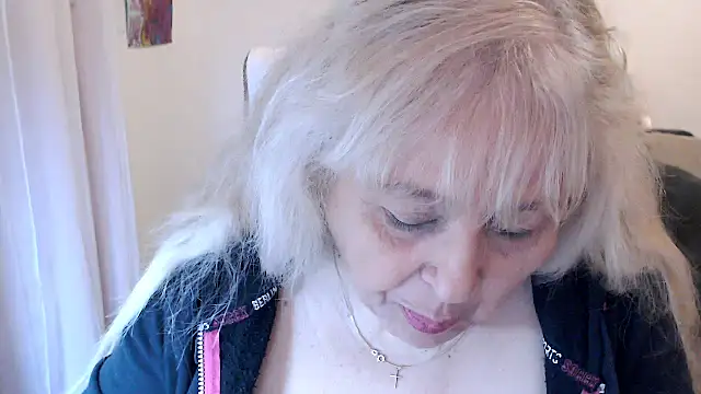 Snapshot of SusiLifeXXX chatting on October 11, 9:06 pm SusiLifeXXX online show from October 11, 9:06 pm