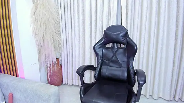 kileyyHot online show from September 14, 8:01 am