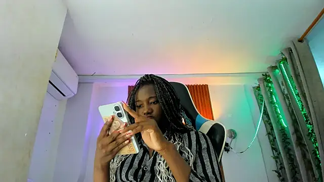 Evaa 18 online show from November 25, 7:26 pm