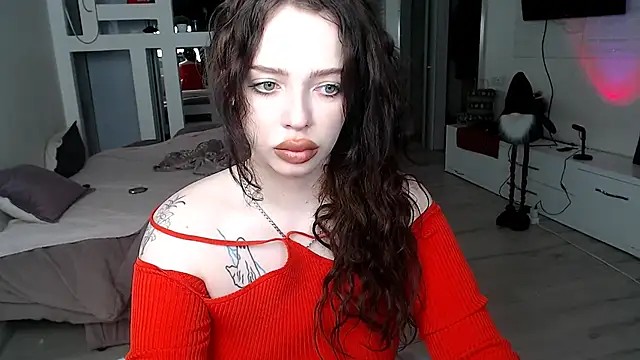 Hannah xBaby online show from February 8, 4:00 pm