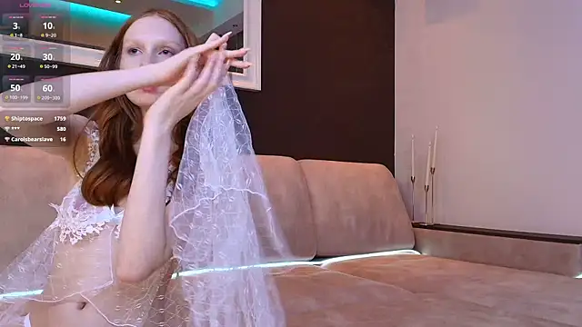 FoxyMira online show from April 17, 9:50 pm