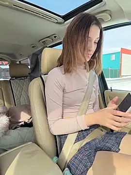 DollyTall online show from March 4, 8:21 am