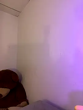 Snapshot of Emily_Taylor2 chatting on October 1, 2:27 am Emily Taylor2 online show from October 1, 2:27 am