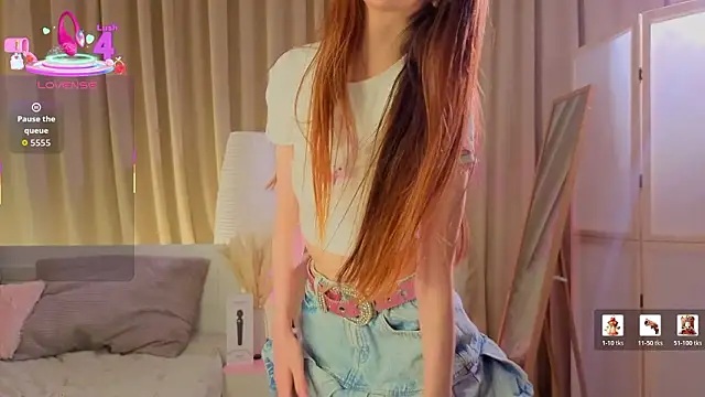 AvrilLeMell online show from February 12, 9:05 pm