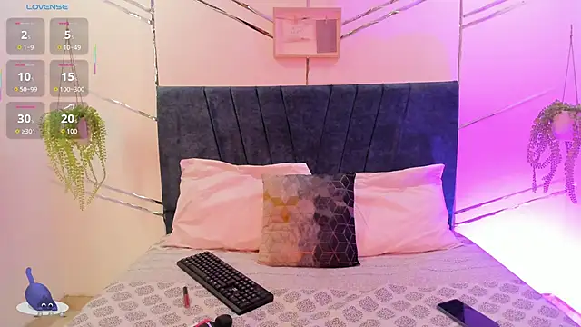 Camilla Miller01 online show from October 1, 8:14 pm