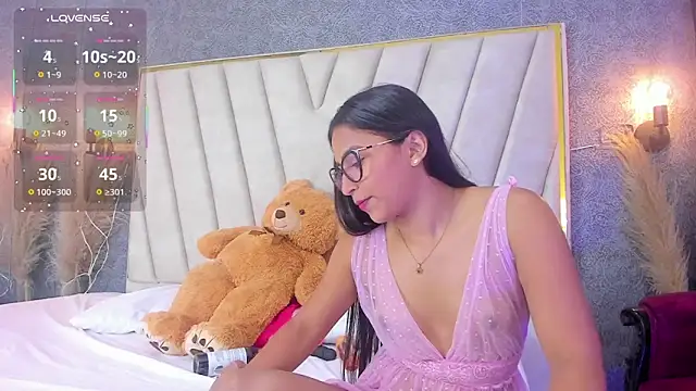 Snapshot of AmyStar1 chatting on October 18, 10:11 pm AmyStar1 online show from October 18, 10:11 pm