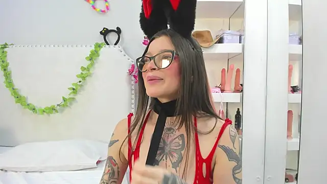 Snapshot of KoraSweett chatting on September 19, 7:35 pm KoraSweett online show from September 19, 7:35 pm