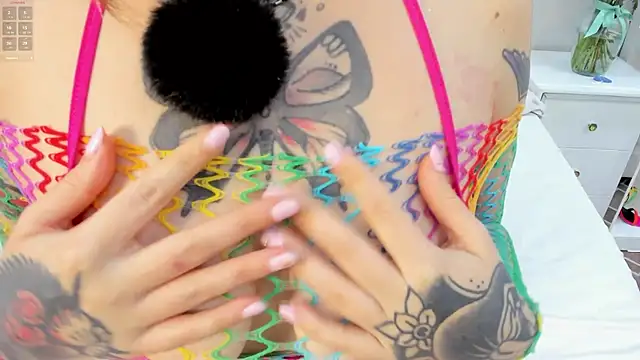 Snapshot of KoraSweett chatting on October 15, 7:49 pm KoraSweett online show from October 15, 7:49 pm