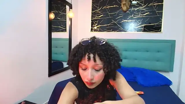 Kristen Tremblay online show from September 28, 5:47 am