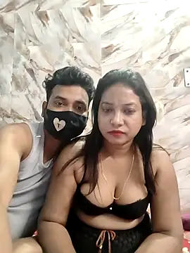 hornyzinia123 online show from December 19, 3:10 am