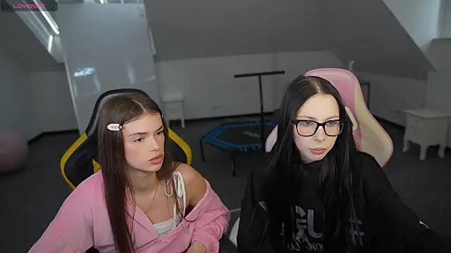 VivianSweet  online show from March 7, 11:28 am