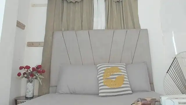 Lady miss    online show from October 1, 12:54 pm