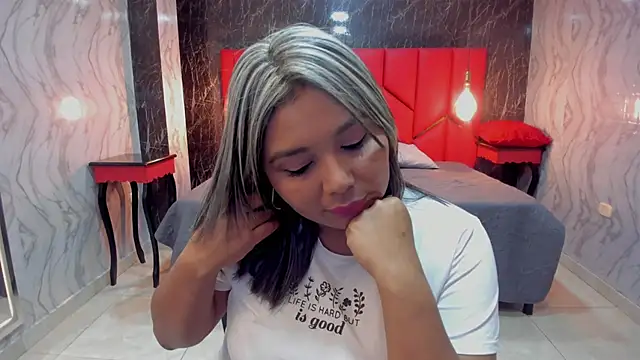 LatinaHoleQueen online show from December 15, 2:22 pm