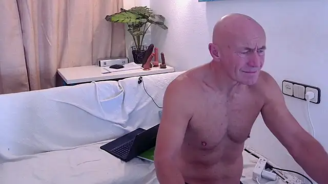 IvonneAndDom online show from October 29, 10:19 am