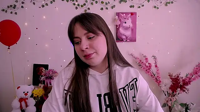 Amanda Bright  online show from April 15, 10:38 am