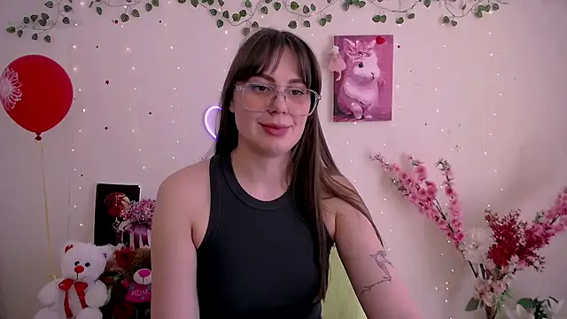 Amanda Bright  online show from April 7, 11:01 am