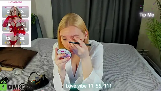 Snapshot of Anna_Chelsea chatting on November 1, 12:37 am Anna Chelsea online show from November 1, 12:37 am