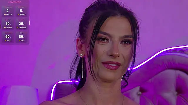 Snapshot of KinkyAmelie chatting on September 26, 5:32 pm KinkyAmelie online show from September 26, 5:32 pm