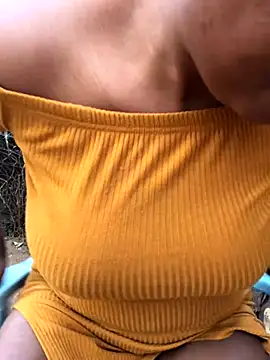 Snapshot of sweetLady89 chatting on October 7, 2:21 pm sweetLady89 online show from October 7, 2:21 pm