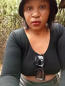 Snapshot of sweetLady89 chatting on October 28, 4:29 am sweetLady89 online show from October 28, 4:29 am