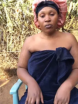 Snapshot of sweetLady89 chatting on September 22, 5:28 am sweetLady89 online show from September 22, 5:28 am