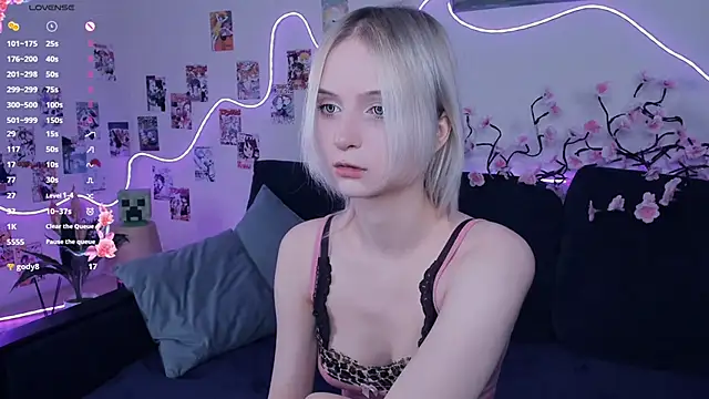 Megan--chan online show from January 8, 5:17 pm