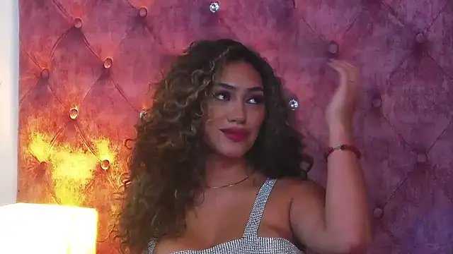 Snapshot of MaddisonBelucci chatting on October 29, 8:44 pm MaddisonBelucci online show from October 29, 8:44 pm