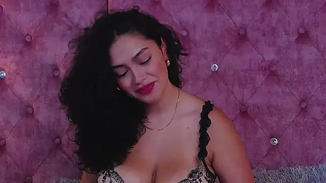 Snapshot of MaddisonBelucci chatting on September 24, 8:30 pm MaddisonBelucci online show from September 24, 8:30 pm